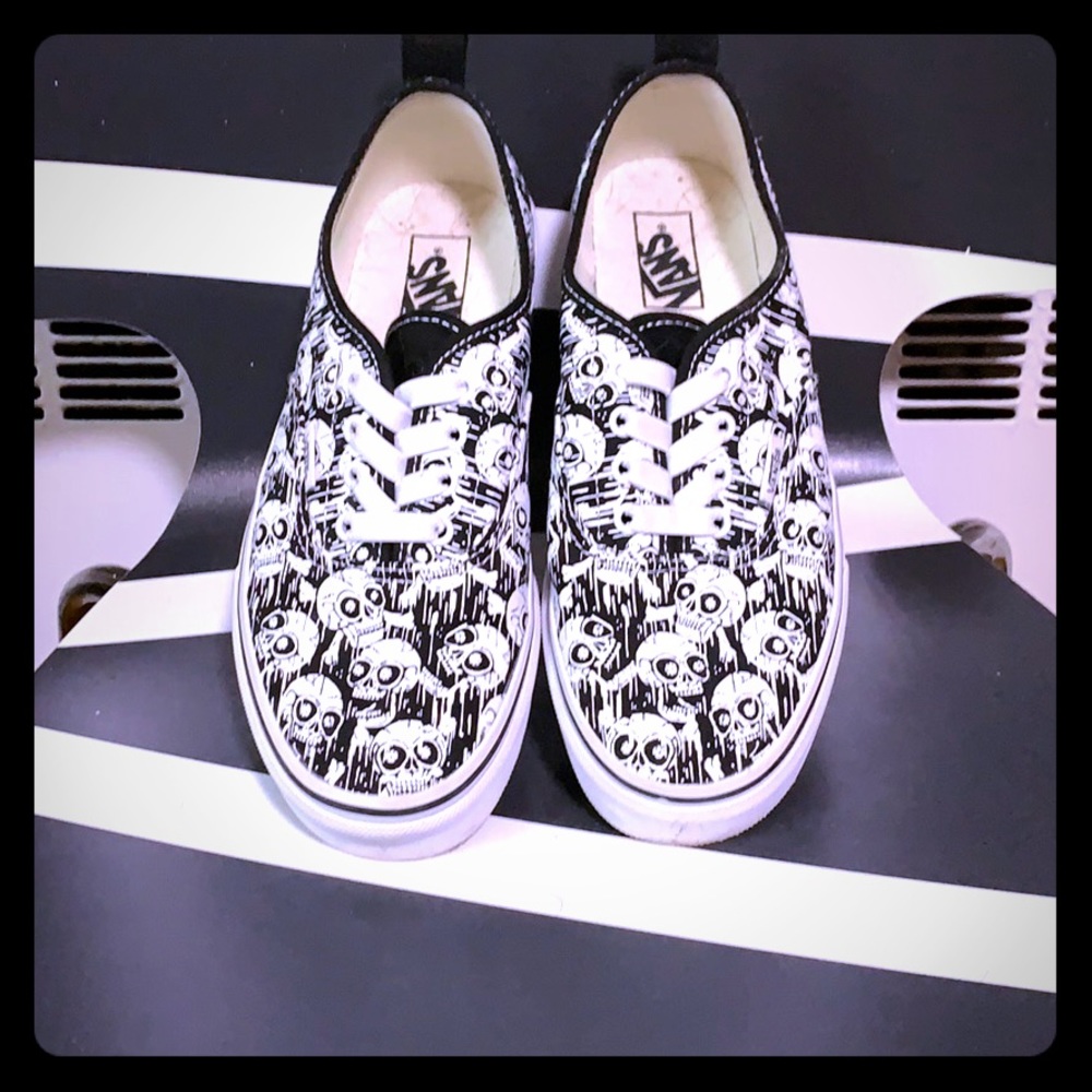 Size 4.5Y Vans w/Skulls